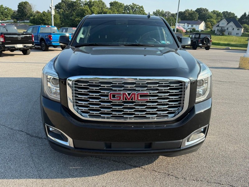 GMC Yukon Vehicle Image 12