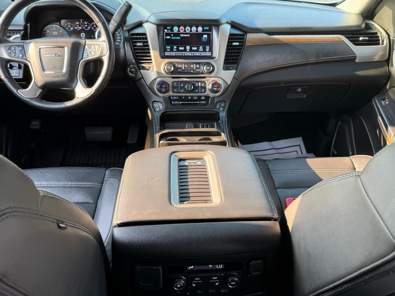 GMC Yukon Vehicle Image 15