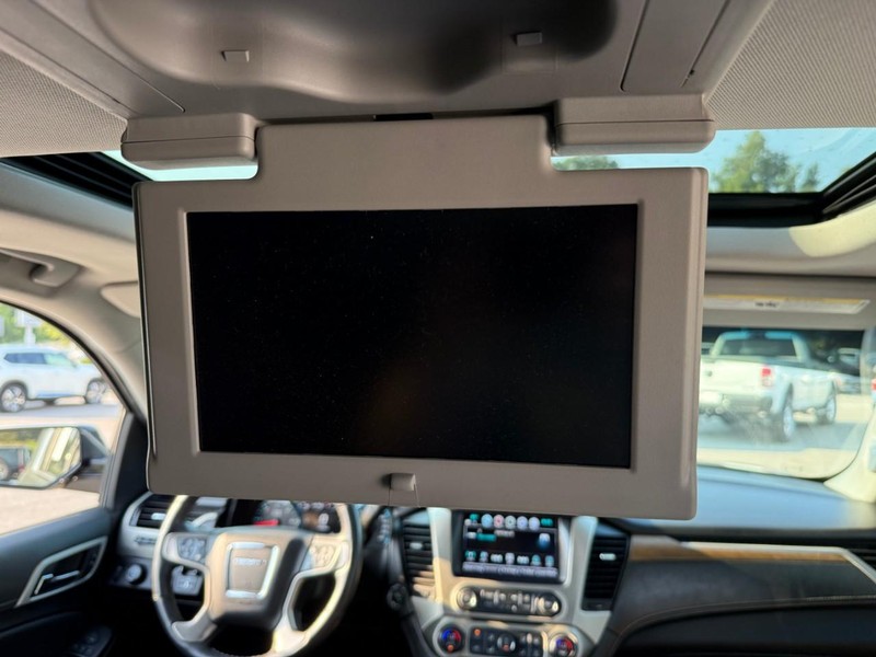 GMC Yukon Vehicle Image 19