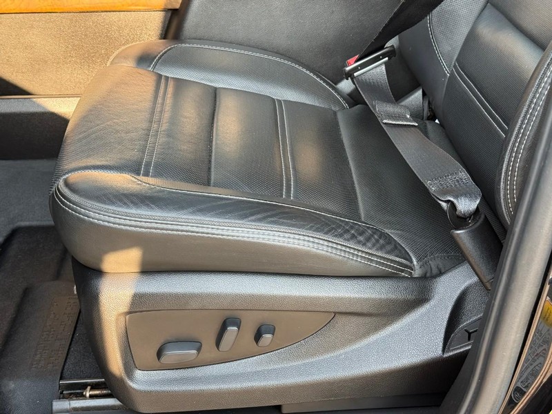 GMC Yukon Vehicle Image 23