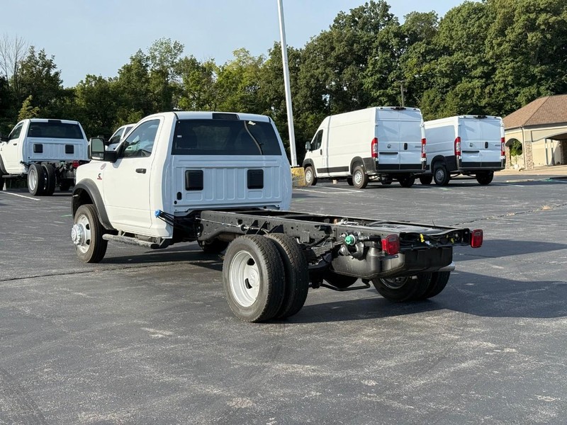 Ram 5500 Chassis Cab Vehicle Image 04