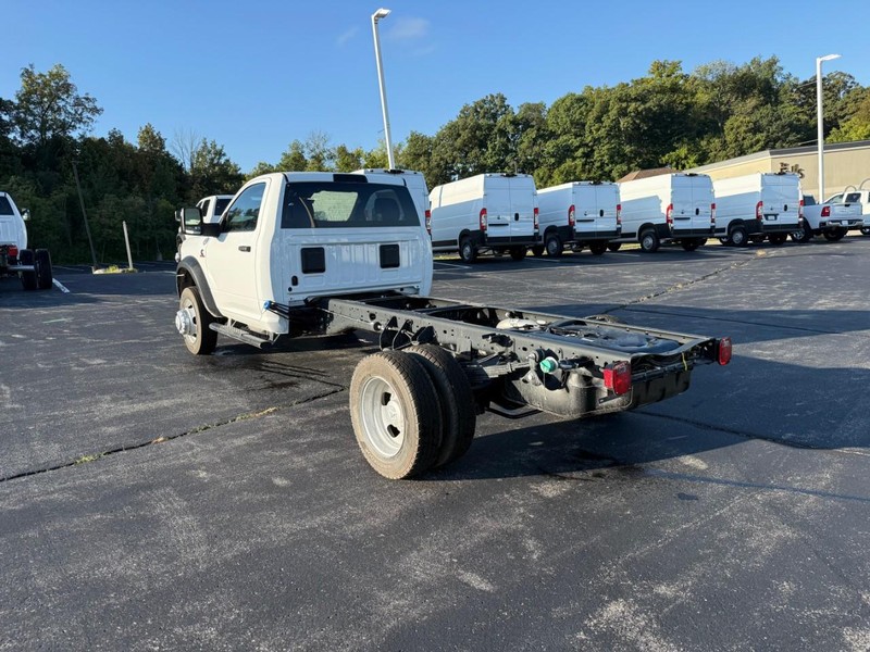 Ram 5500 Chassis Cab Vehicle Image 04