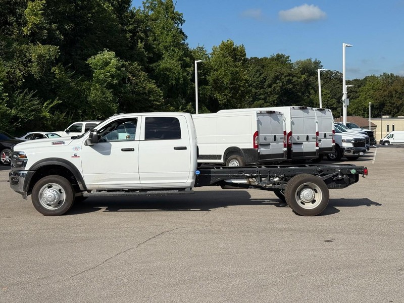 Ram 5500 Chassis Cab Vehicle Image 03