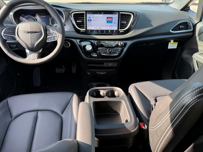 Chrysler Voyager Vehicle Image 09