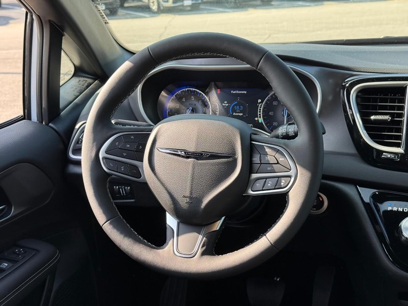 Chrysler Voyager Vehicle Image 11
