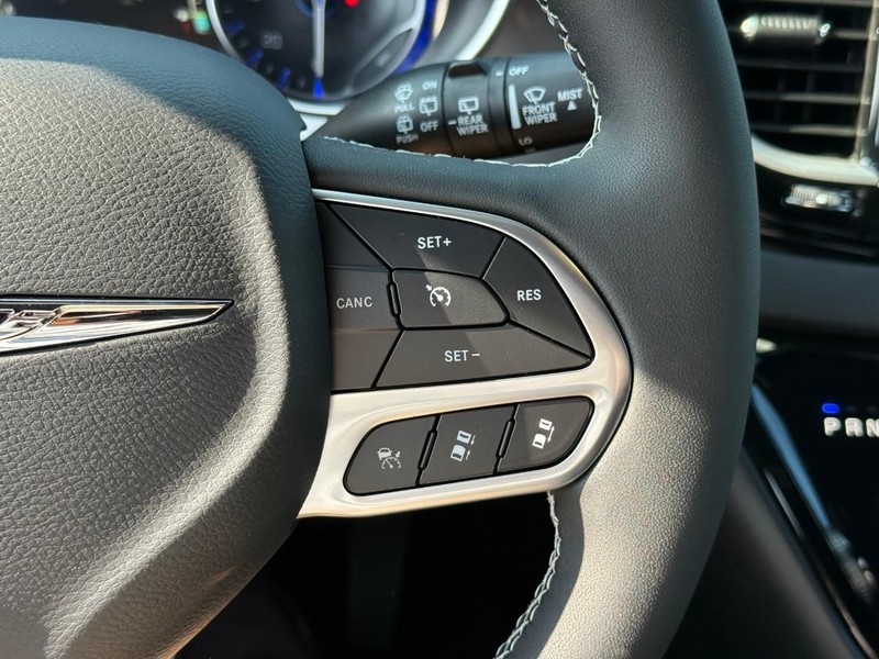 Chrysler Voyager Vehicle Image 18