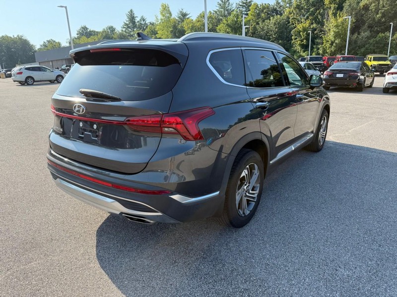 Hyundai Santa Fe Vehicle Image 09