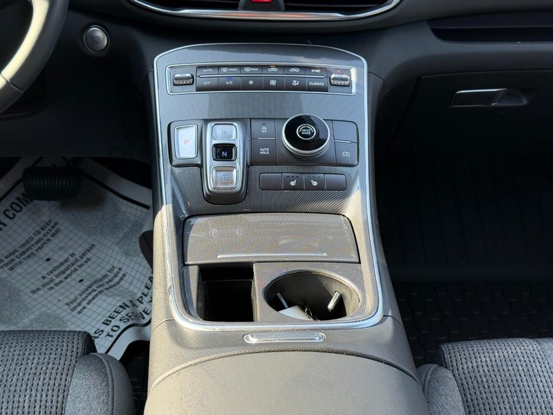 Hyundai Santa Fe Vehicle Image 18
