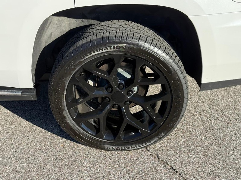 GMC Yukon Vehicle Image 05