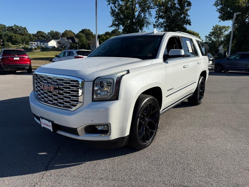 GMC Yukon Vehicle Image 09