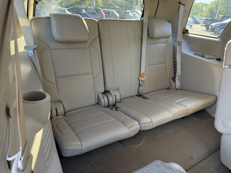 GMC Yukon Vehicle Image 14