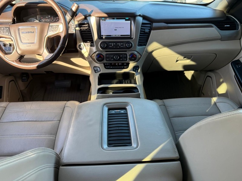 GMC Yukon Vehicle Image 16