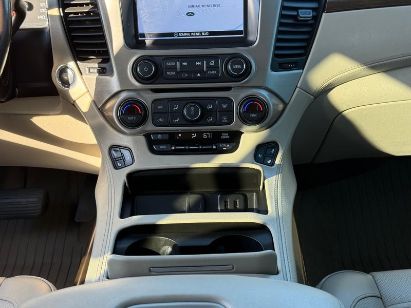 GMC Yukon Vehicle Image 19