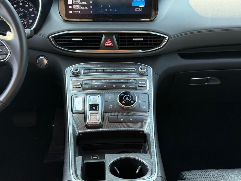 Hyundai Santa Fe Vehicle Image 16
