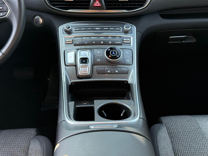 Hyundai Santa Fe Vehicle Image 17