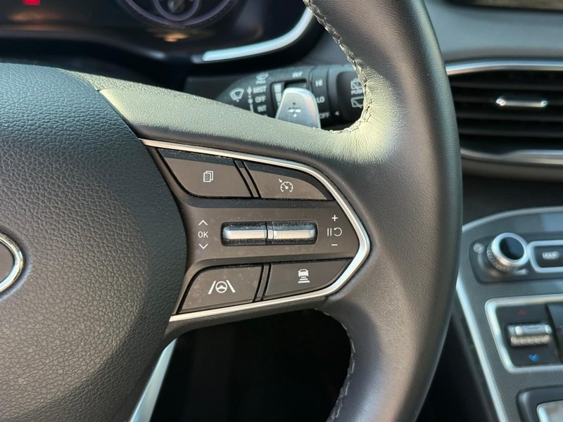 Hyundai Santa Fe Vehicle Image 23