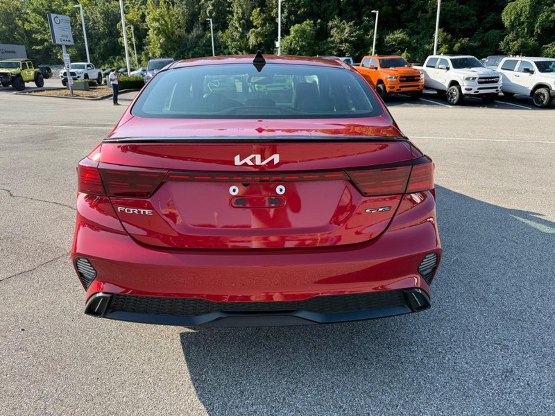 Kia Forte Vehicle Image 09