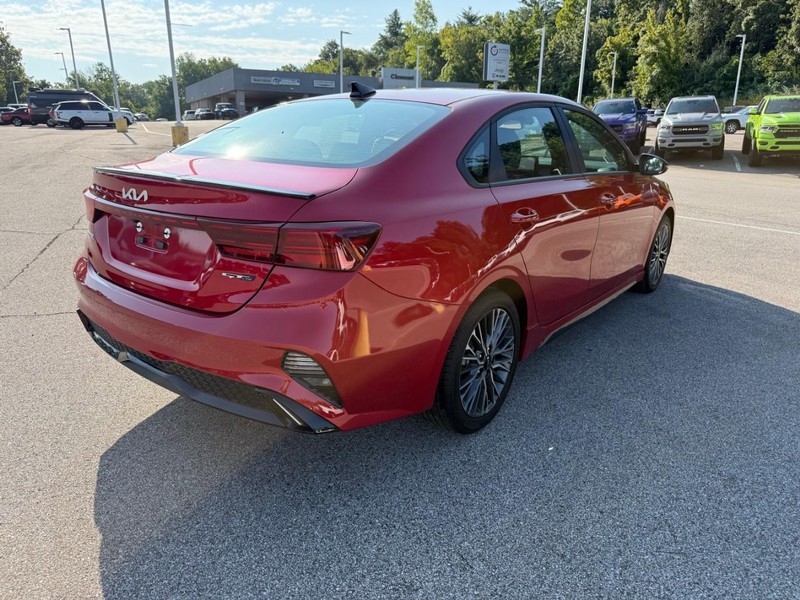 Kia Forte Vehicle Image 11