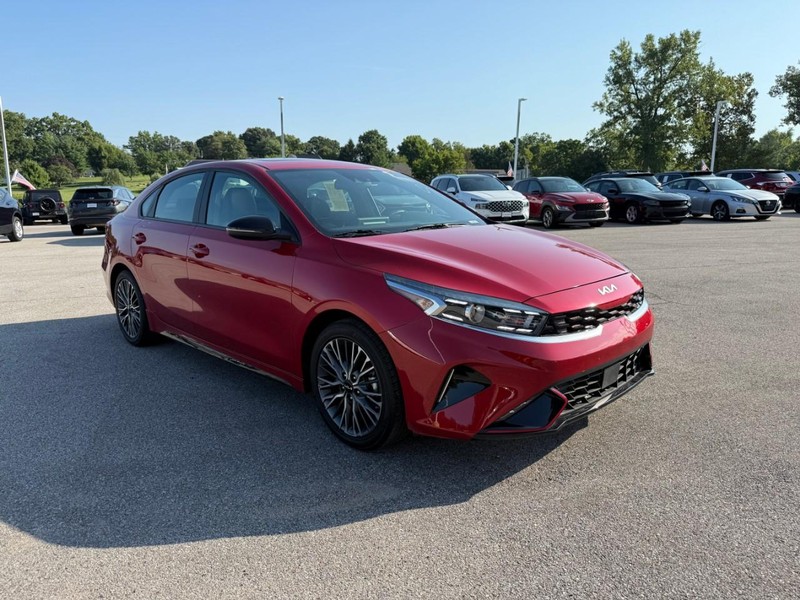 Kia Forte Vehicle Image 12