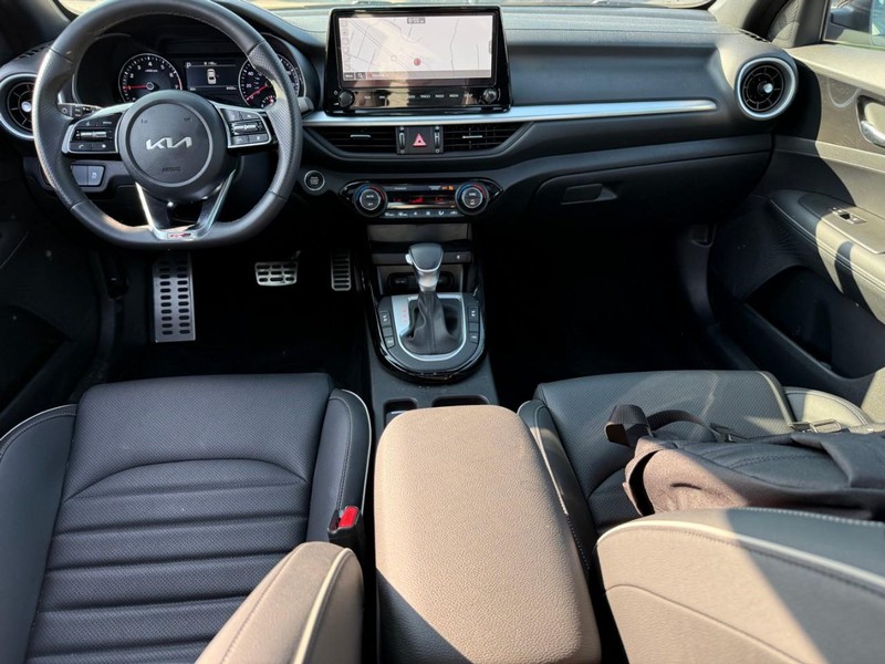 Kia Forte Vehicle Image 15