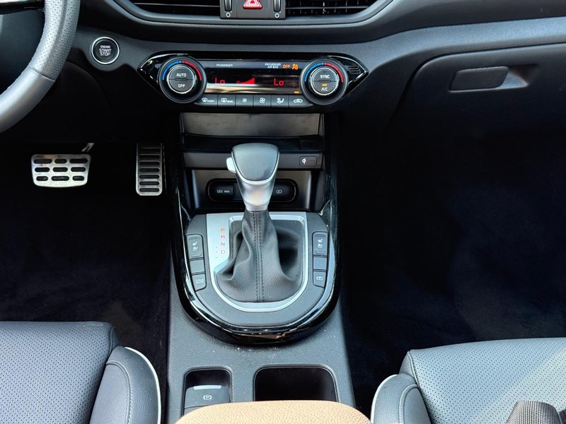 Kia Forte Vehicle Image 19