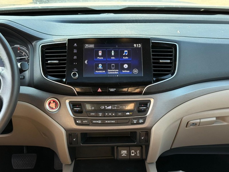Honda Ridgeline Vehicle Image 17