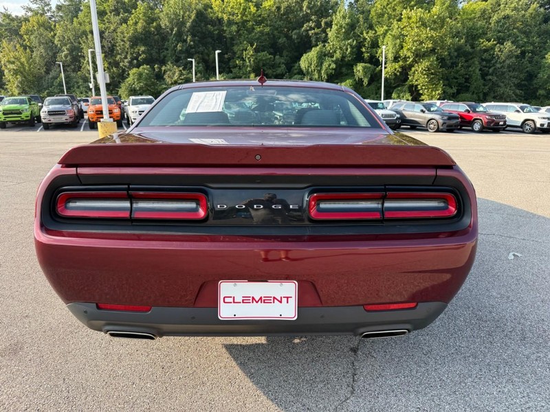 Dodge Challenger Vehicle Image 08
