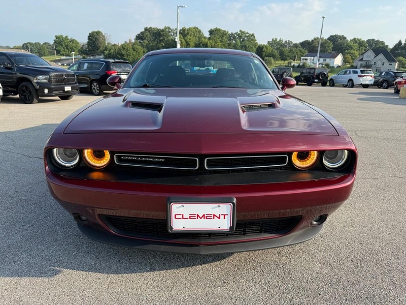 Dodge Challenger Vehicle Image 12
