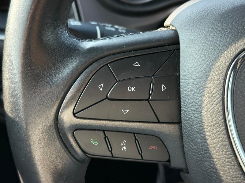Dodge Challenger Vehicle Image 18