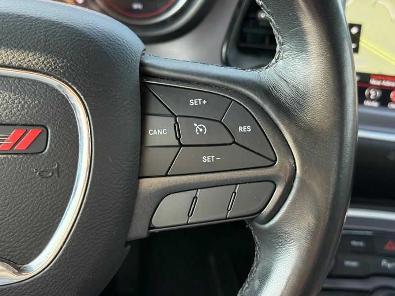 Dodge Challenger Vehicle Image 19