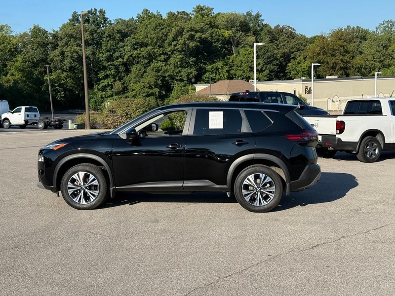 Nissan Rogue Vehicle Image 03
