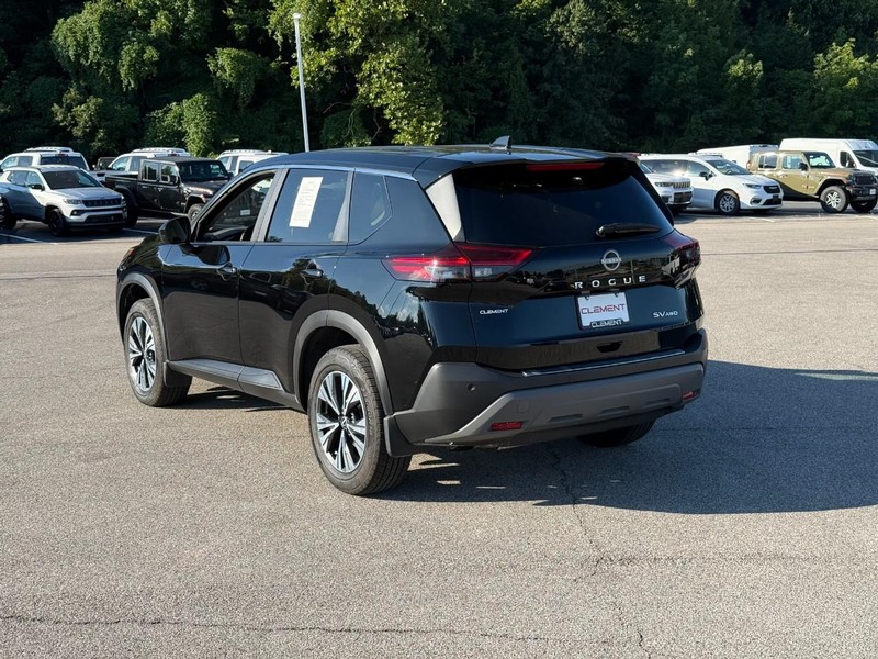 Nissan Rogue Vehicle Image 04