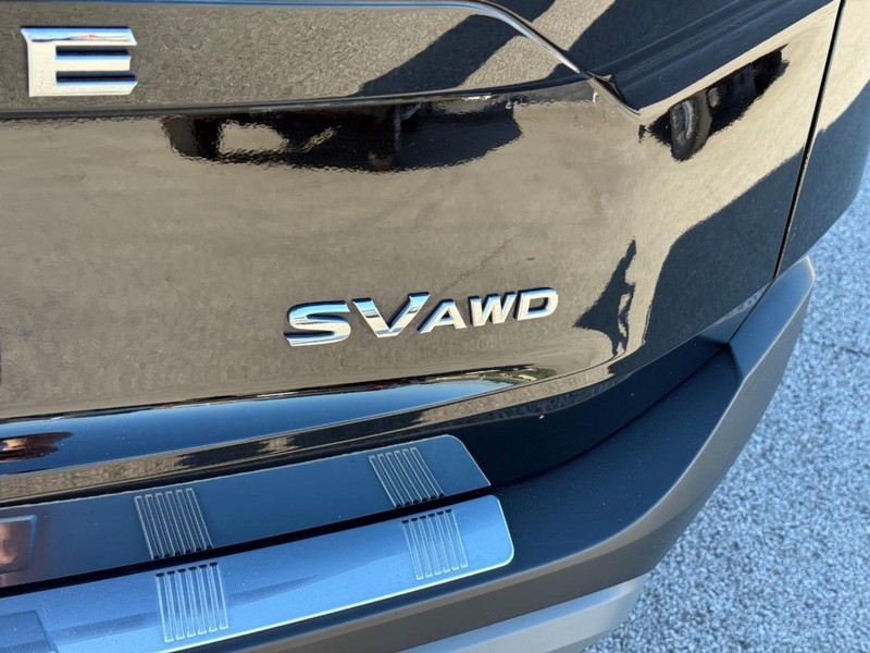 Nissan Rogue Vehicle Image 07
