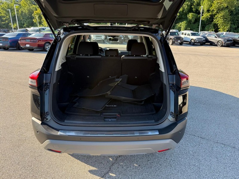 Nissan Rogue Vehicle Image 08