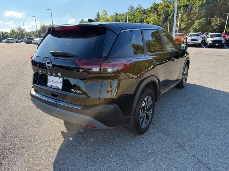 Nissan Rogue Vehicle Image 11