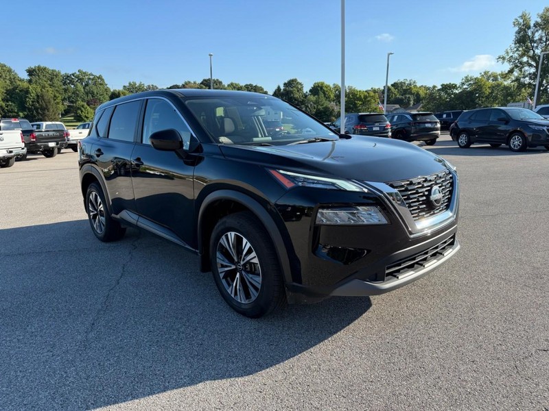 Nissan Rogue Vehicle Image 12