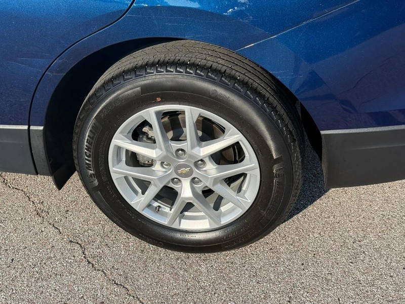 Chevrolet Equinox Vehicle Image 05