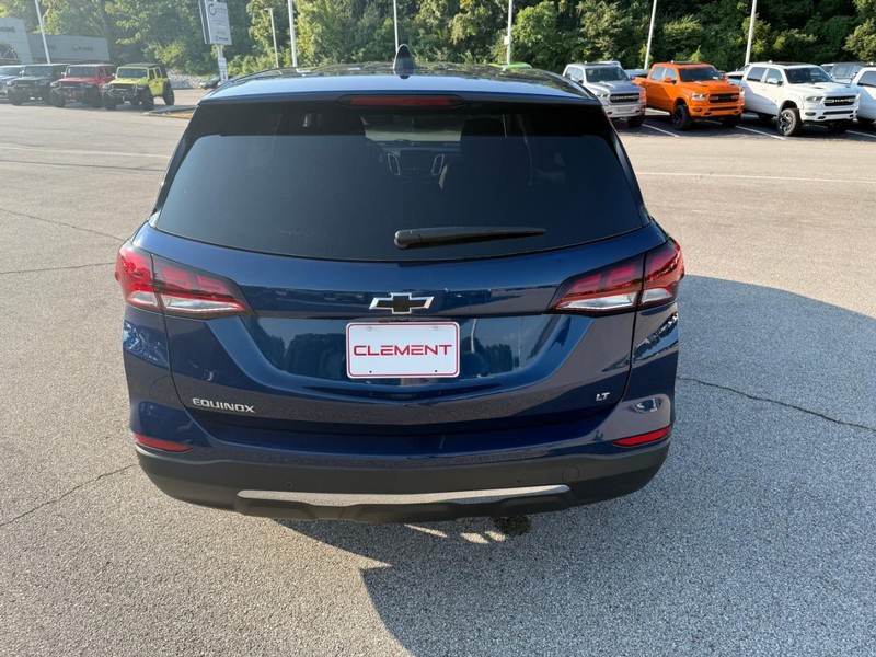 Chevrolet Equinox Vehicle Image 09