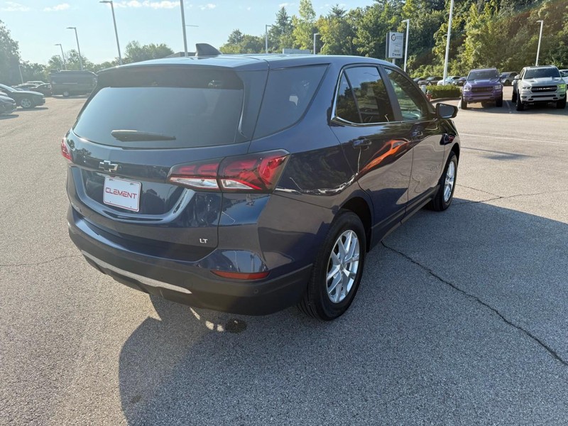 Chevrolet Equinox Vehicle Image 11