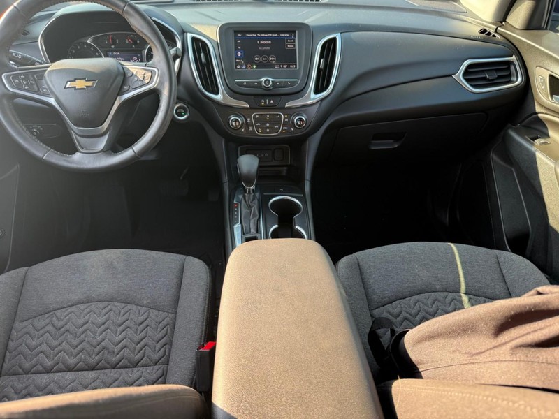 Chevrolet Equinox Vehicle Image 15