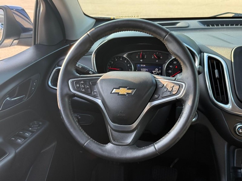 Chevrolet Equinox Vehicle Image 16
