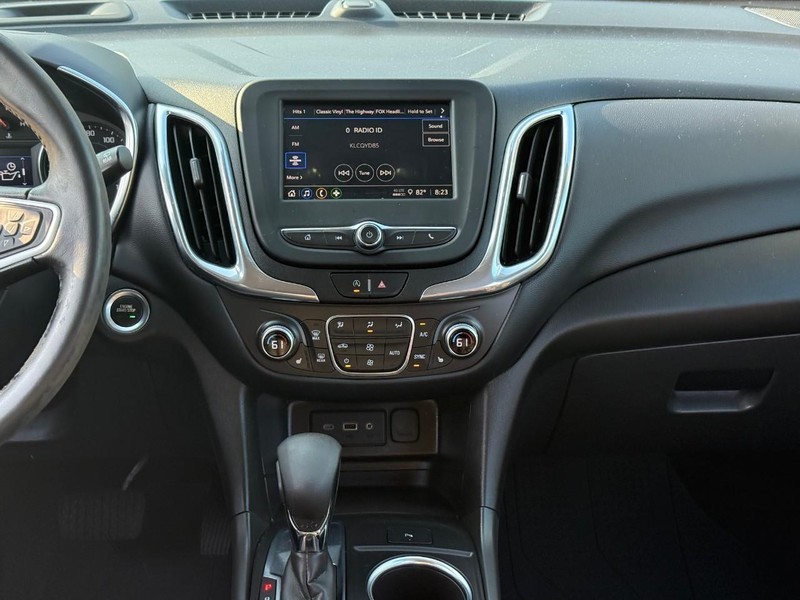 Chevrolet Equinox Vehicle Image 17