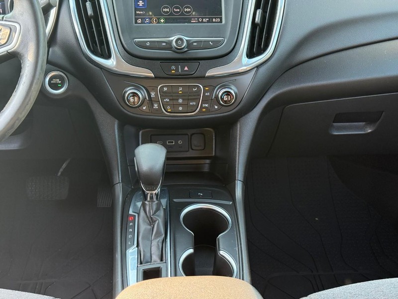 Chevrolet Equinox Vehicle Image 18