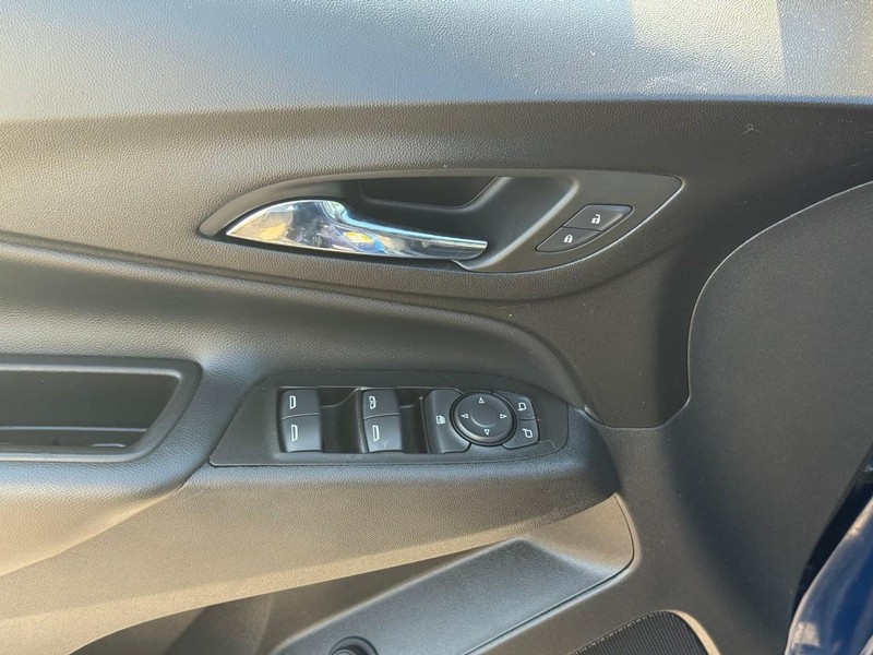 Chevrolet Equinox Vehicle Image 20