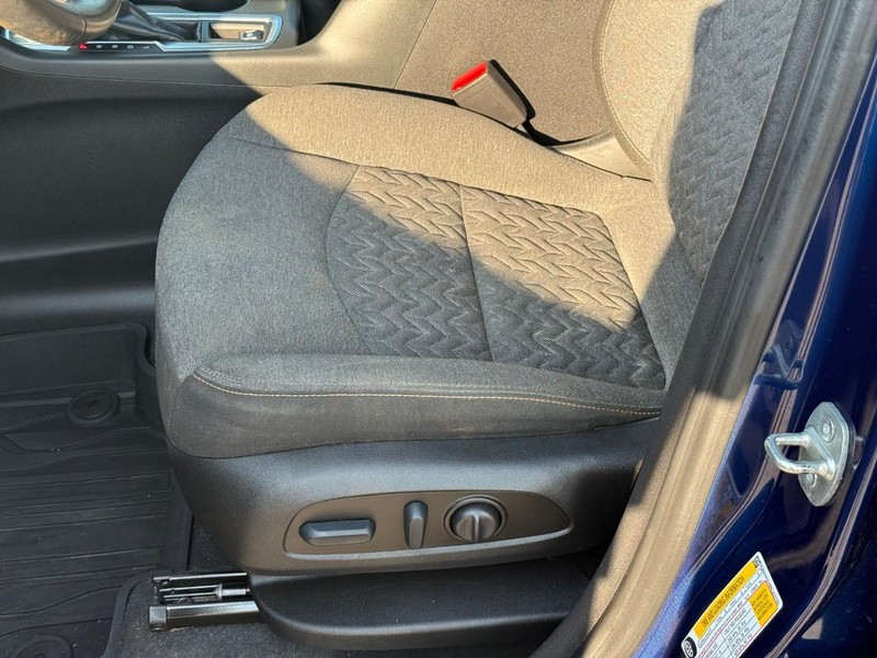 Chevrolet Equinox Vehicle Image 22