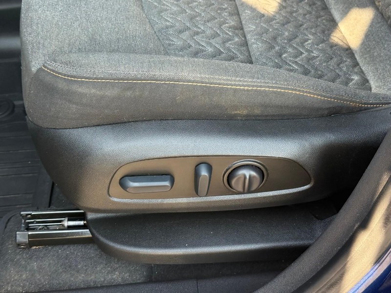 Chevrolet Equinox Vehicle Image 23