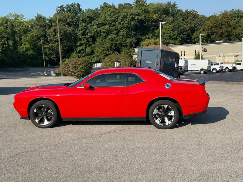 Dodge Challenger Vehicle Image 03