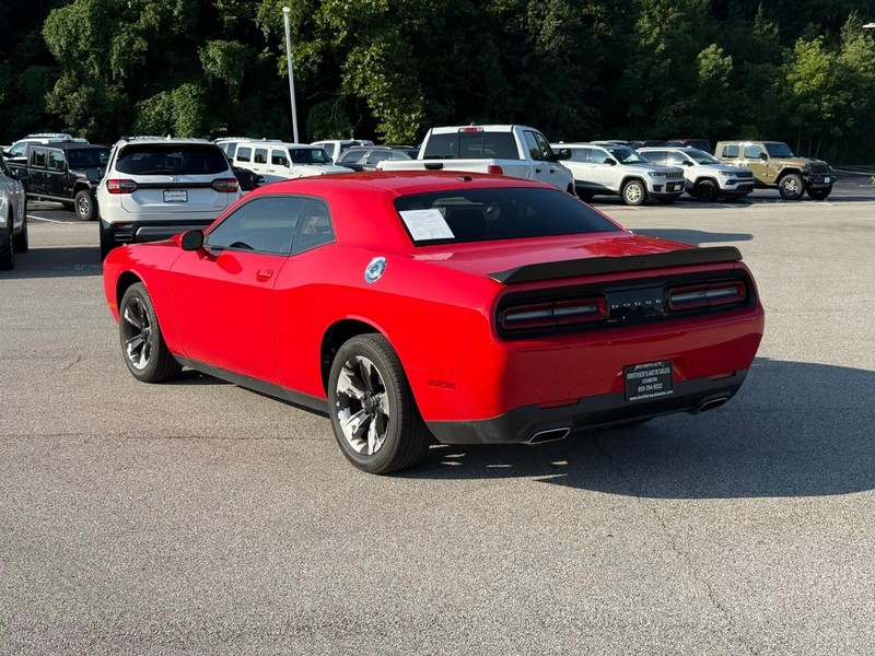 Dodge Challenger Vehicle Image 04