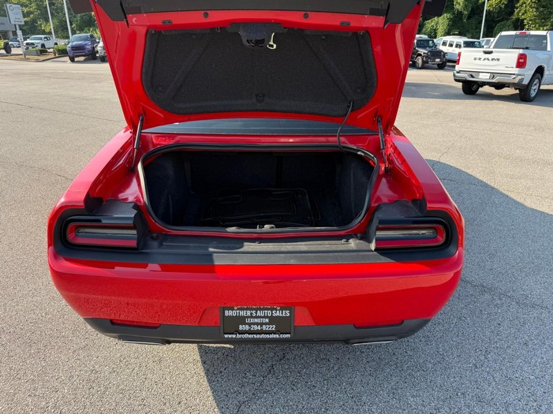 Dodge Challenger Vehicle Image 05