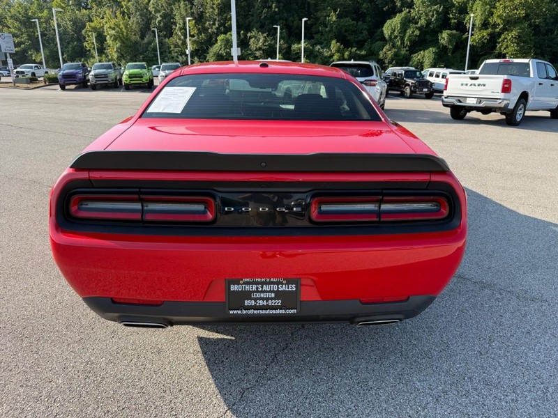 Dodge Challenger Vehicle Image 07